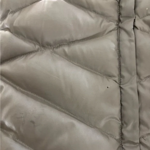 The North Face 550 Aconcagua Gray/Platinum Goose Down Insulated Puffer Vest - Picture 5 of 7